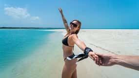 Cancun: Speedboat tour to a Virgin Beach