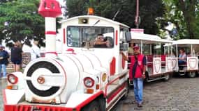 Paris: Montmartre Train Ride w/ Optional Seine River Cruise
