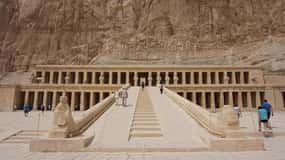 Cairo: Overnight Trip to Luxor by Plane