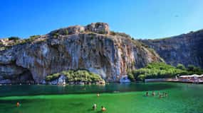 Au départ d'Athènes : Visite de la station thermale du lac Vouliagmeni et du temple de Poséidon