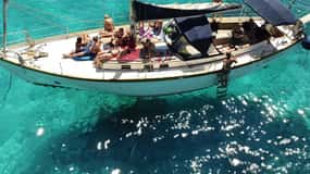 Catania: Boat Trip with Aperitif, Prosecco and Snorkeling