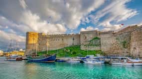 Från norra Cypern: Kyrenia, slottet St Hilarion, Bellapais