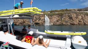 Nerja: Bådtur til Maro-vandfaldet med paddleboarding og drink