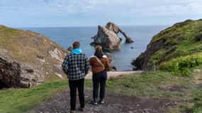 Inverness: Whisky, Wildlife, and Beaches Day Tour