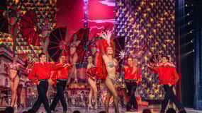 Paris: La Nouvelle Eve Cabaret Show with Champagne