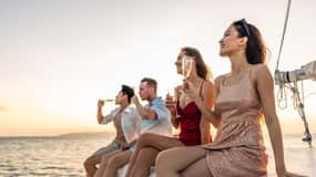 Ayia Napa : Croisière en catamaran au coucher du soleil avec snacks et boissons