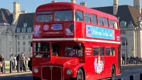 London: Peppa Pig Afternoon Tea Bus Tour with Audio Guide