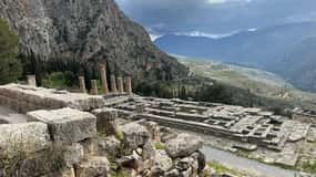 Visit Thermopylae & Delphi Navel of Earth Private Tour 8H