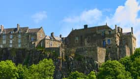 Edinburgh: Stirling Castle, Kelpies, Whisky & Highlands Tour