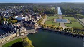 Fontainebleau: private round transfer from Paris