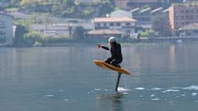 Try Efoil - E-foil lesson on Lake Como in Lecco (Beginner)