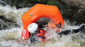 Pitlochry, Perthshire: RIVER TUBING - Fiume Tummel