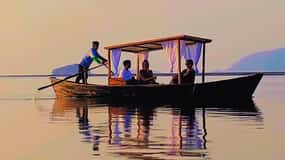 Ko Lanta: Private Romantic Sunrise by Gondola