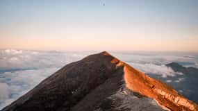 Bali/Monte Agung: Aventura de trekking ao nascer do sol com transferes