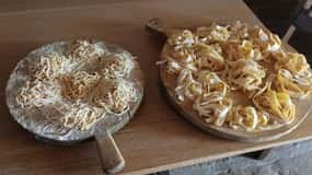 Montone: Preparazione della pasta e cena al Castello di Cardaneto