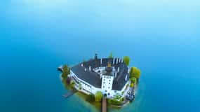 Vienna: Melk, Schloss Ort & Hallstatt Guided Day Tour
