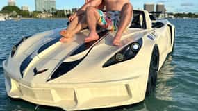 Miami Beach : 1 heure de location de Jetcar et 30 minutes de tour en bateau pour les célébrités