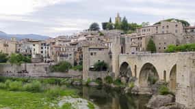 Barcelona: Besalú, Dali and Girona Tour
