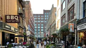 Cleveland: Downtown Landmarks Walking Tour