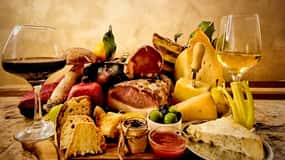 Rome Food Tasting with Wine Paring in Trastevere Experience