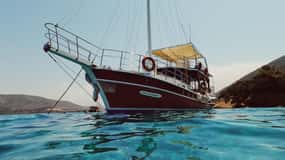 Bodrum: All-day Private Boat Cruise with Lunch
