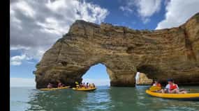 Benagil: Benagil Caves Guided Kayak Tour