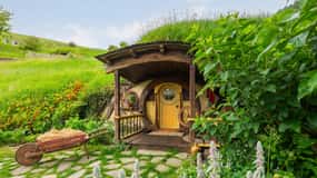 From Auckland: Hobbiton Movie Set Full-Day Trip