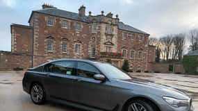 Edinburgh: Luxury Car and Driver Hire with Unlimited Mileage
