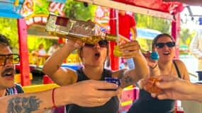 Xochimilco: Tequila tasting (unlimited) and cultural party on a boat