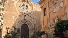 Trapani: Vespa Tour with Salt Mill Visit