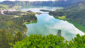 Ponta Delgada: Private Tour Sete Cidades Green e Blue Lakes
