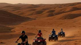 Marrakesz: Agafay Desert Dinner Show z quadem i wielbłądem