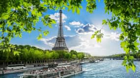 Paris: Day or Sunset Cruise with Drink, Ice Cream or Dessert