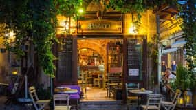 Rodi serale: tour della città vecchia in Gastro e-bike con drink & meze