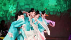 Shanghai: Royal Banquet with Chinese Cultural Performance