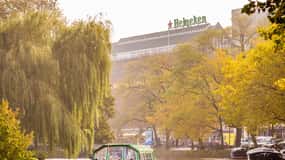Amsterdam: Heineken Branded Rondvaart inc 1 drankje &Snacks