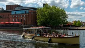 Stratford-upon-Avon: River Cruise & City Audio Tour
