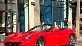 20 Min Ferrari tour in Hollywood (Drive or Be driven)