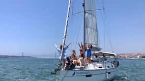 Private Sailing Boat Tour Lisbon with a drink: 2 to 8 Hours