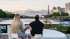Paris: Jantar Cruzeiro Gourmet no Rio Sena com Música ao Vivo