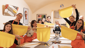 Bolonia: Clase de Cocina de Pasta Tagliatelle Ragu con Spritz