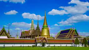 Bangkok: Grand Palace, Wat Pho, Wat Arun Sacred & Local Tour