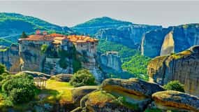 Meteora Monasteries: Full Day Tour from Athens