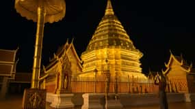 Chiang Mai: Doi Suthep and Wat Umong Enchanting Evening Tour