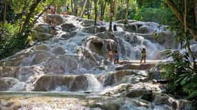 Montego Bay: Tour particular pelas Cataratas do Rio Dunn e pelo Buraco Azul