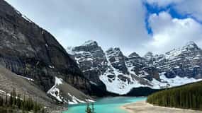 From Banff: Shuttle to Moraine Lake and Lake Louise