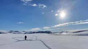 Tromsø: Pesca en hielo y senderismo con raquetas de nieve con un guía local