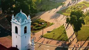 5hs Tour de la ciudad de Buenos Aires en grupo reducido con comida callejera