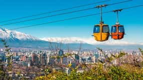 Santiago: Paseo en teleférico y tour a pie por el cerro San Cristóbal