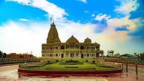 From Agra: Mathura and Vrindavan Day Trip by Car